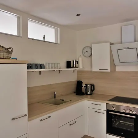 Apartment Bogenstahl